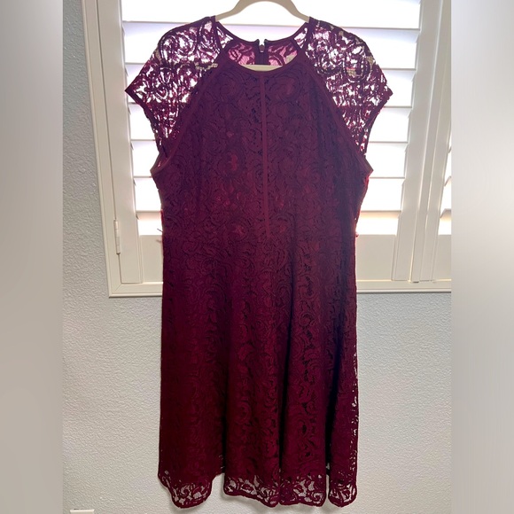 EUC LIKE NEW Size 18 New York & Company Burgundy Lace Dress - Picture 1 of 6